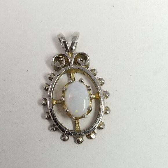Vintage Small Oval Created White Opal Pendant / Charm, October Birthstone Estate - Picture 6 of 7
